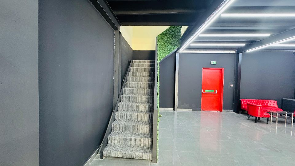 Tax Free 3,330 Sqft Warehouse with Mezzanine Floor for Rent in Al Quoz  | RGEstate UAE