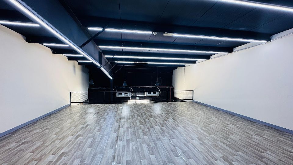 Tax Free 3,330 Sqft Warehouse with Mezzanine Floor for Rent in Al Quoz  | RGEstate UAE