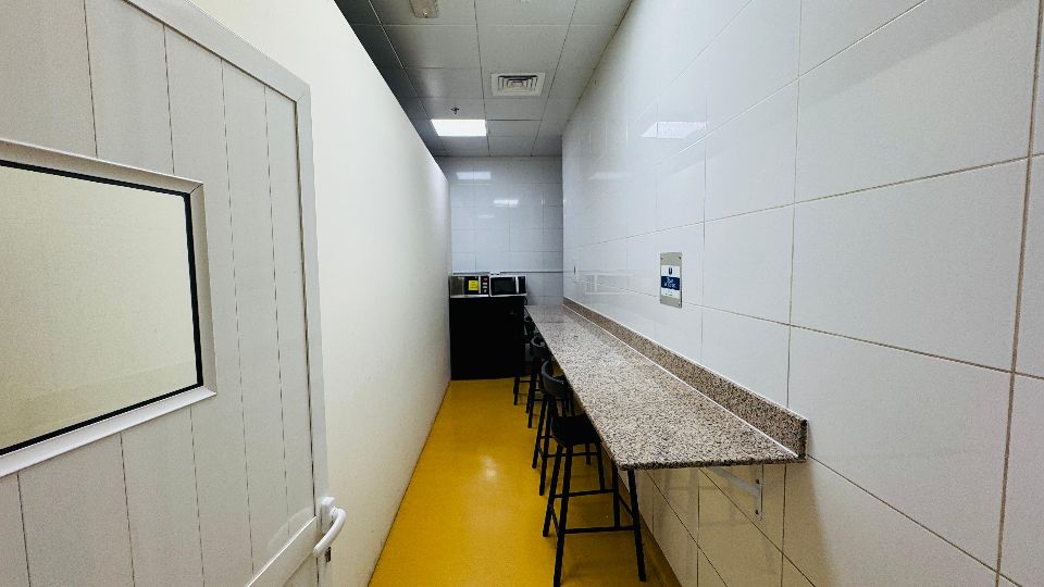 8,800 Sqft Warehouse with Ready Facilities for Catering or Bakery for Rent in Al Quoz  | RGEstate UAE