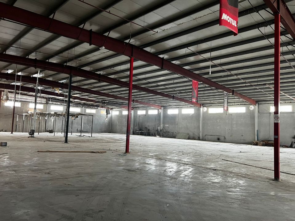 40,000 Sq.Ft Shed with Office & Open Yard for Rent in Umm Ramool  | RGEstate UAE