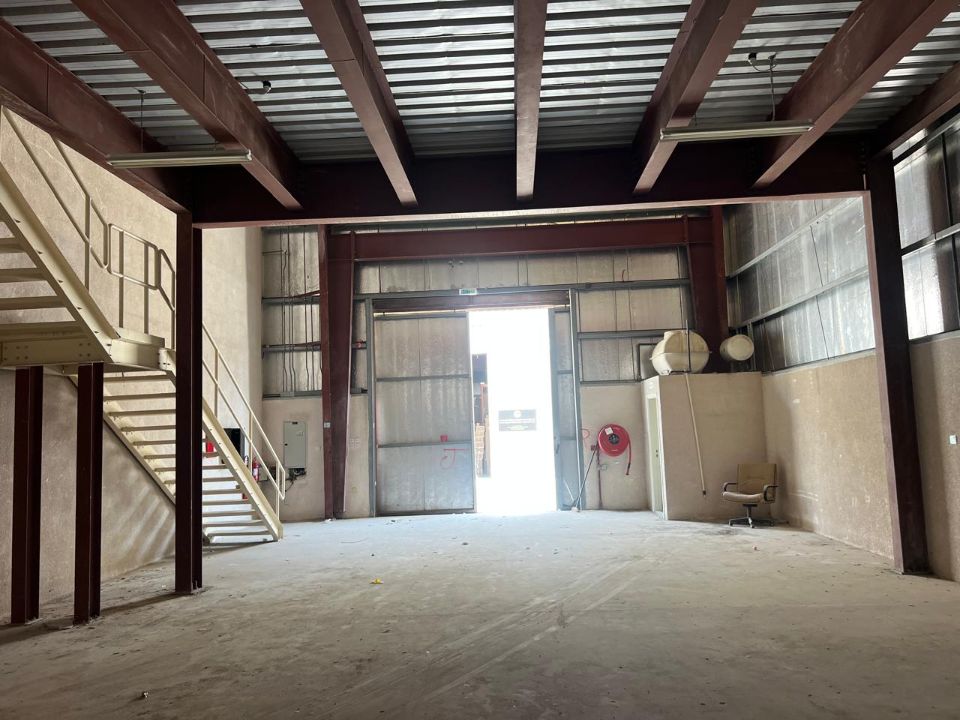 2,500 sqft Warehouse with Mezzanine for Rent in DIP 2  | RGEstate UAE