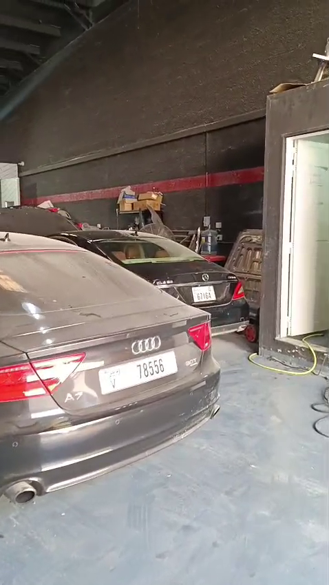 4,200 Sqft Fully Equipped Car Care Garage Warehouse for Sale in Al Quoz Industrial Area 2, Dubai  | RGEstate UAE